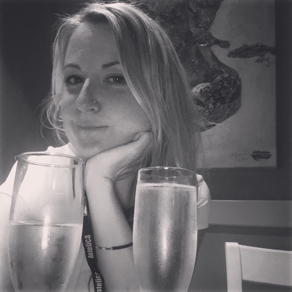 Meet your Posher, Andrea - Picture 1 of 1